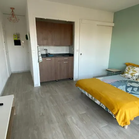 Apartment Coquet Front De *